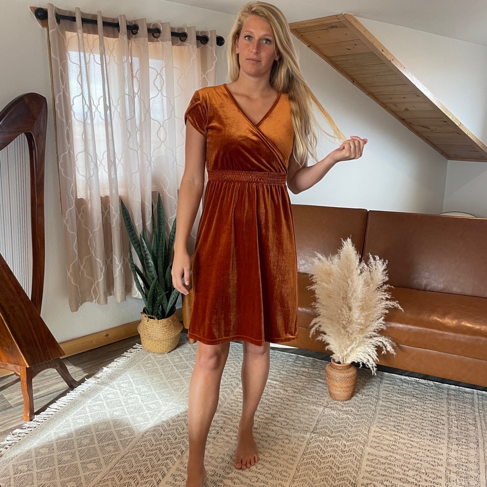 Rust velvet dress, size M